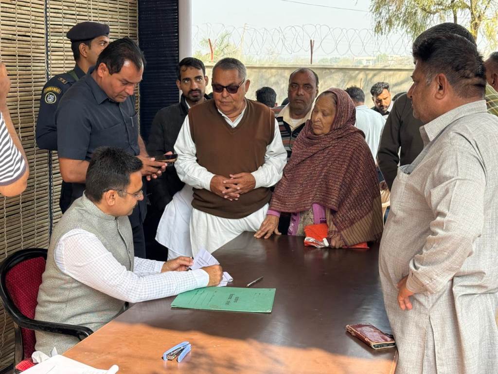 Despite his busy schedule during the budget session Haryana Assembly Speaker Harvinder Kalyan addressed the public and personal problems of the people of his constituency